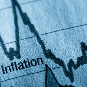 banyak harga barnag di jepang menngalami kenaikan akibat inflasi