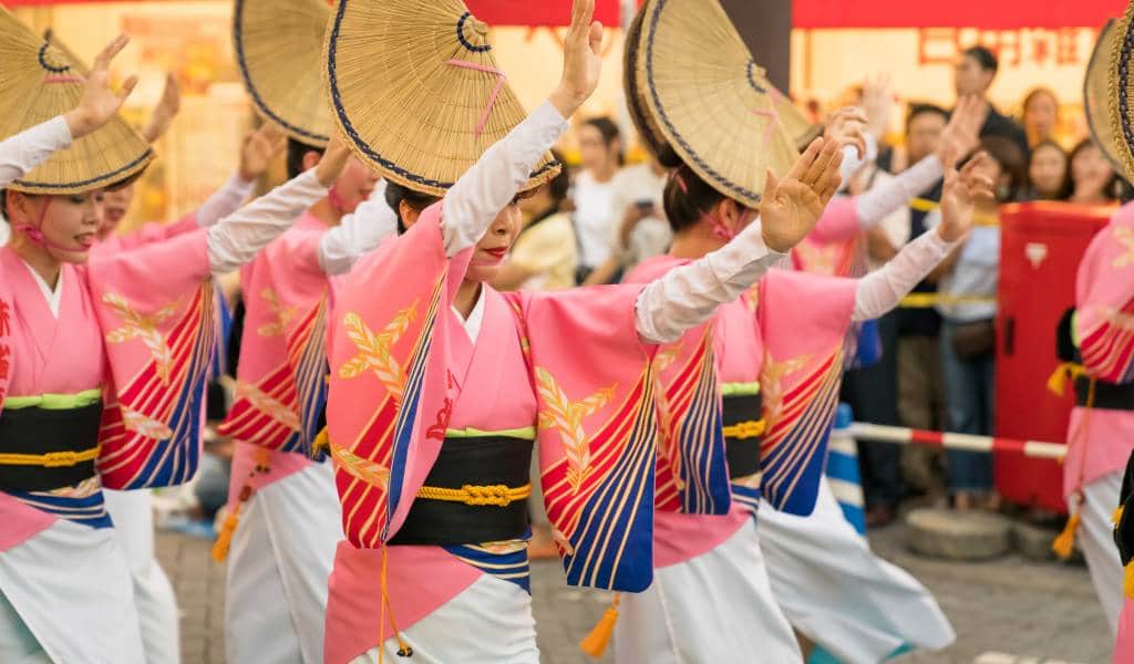 awa-odori-dance-iStock-1063646408-1024x600