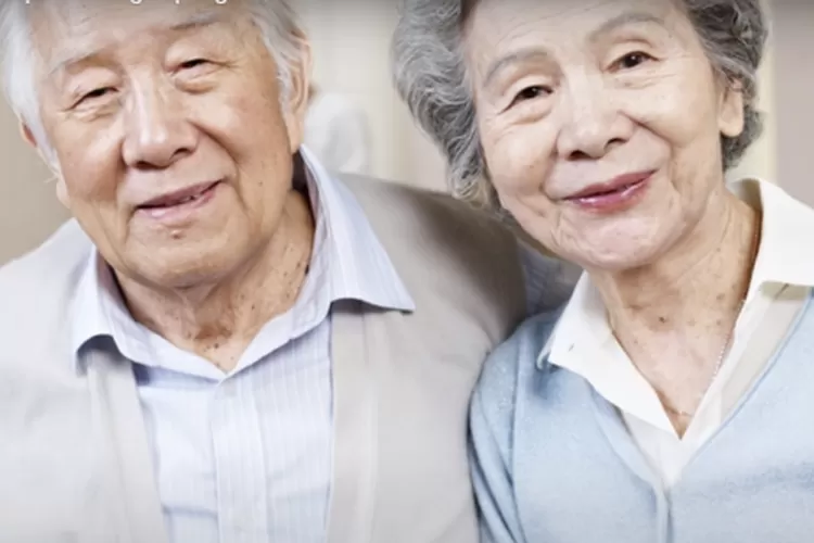 Ilustrasi Orang Tua 100 Tahun Ke Atas