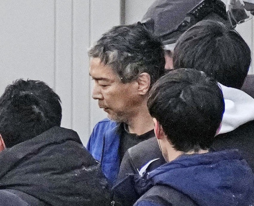 é©ëÓÇèoÇÈñÓå˚óYéëóeã^é“ Å@ÇiÇqí∑ñÏâwëOÇ≈íjèóÇRêlÇ™éEèùÇ≥ÇÍÇΩéñåèÇ≈ÅAë{ç∏àıÇ…àÕÇ‹ÇÍǃé©ëÓÇèoÇÈñÓå˚óYéëóeã^é“ÅÅÇQÇUì˙åflëOÇVéûÇQÇSï™ÅAí∑ñÏés